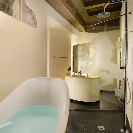 Leone Blu | Esperienze 2* Firenze